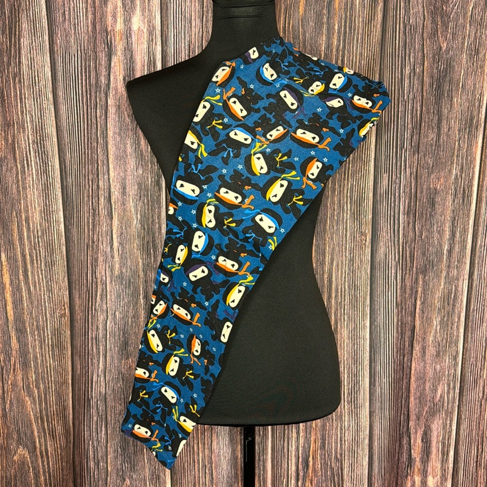 LuLaRoe OS Ninja Leggings - Rare and Hard To Find!
